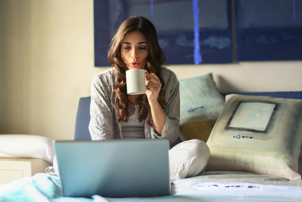 10 Productivity Tips to Stay Focused When You WFH