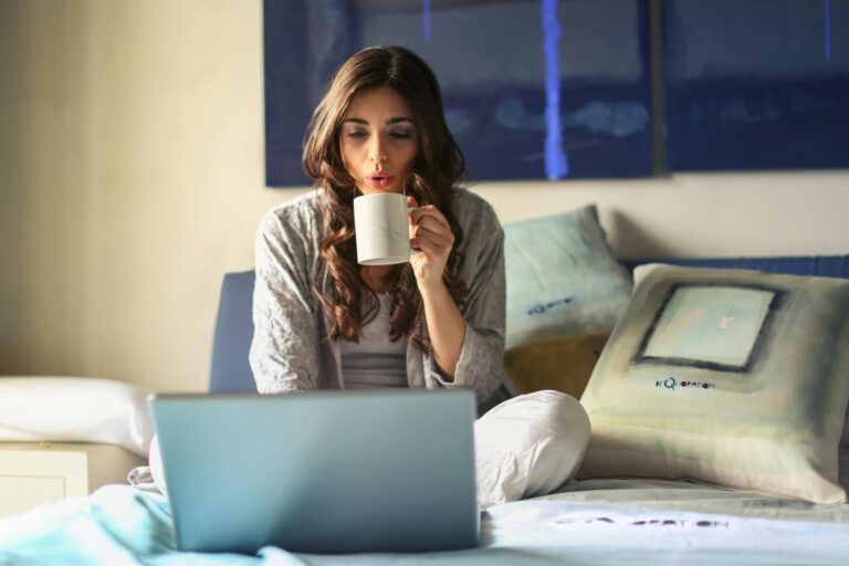 10 Productivity Tips to Stay Focused When You WFH